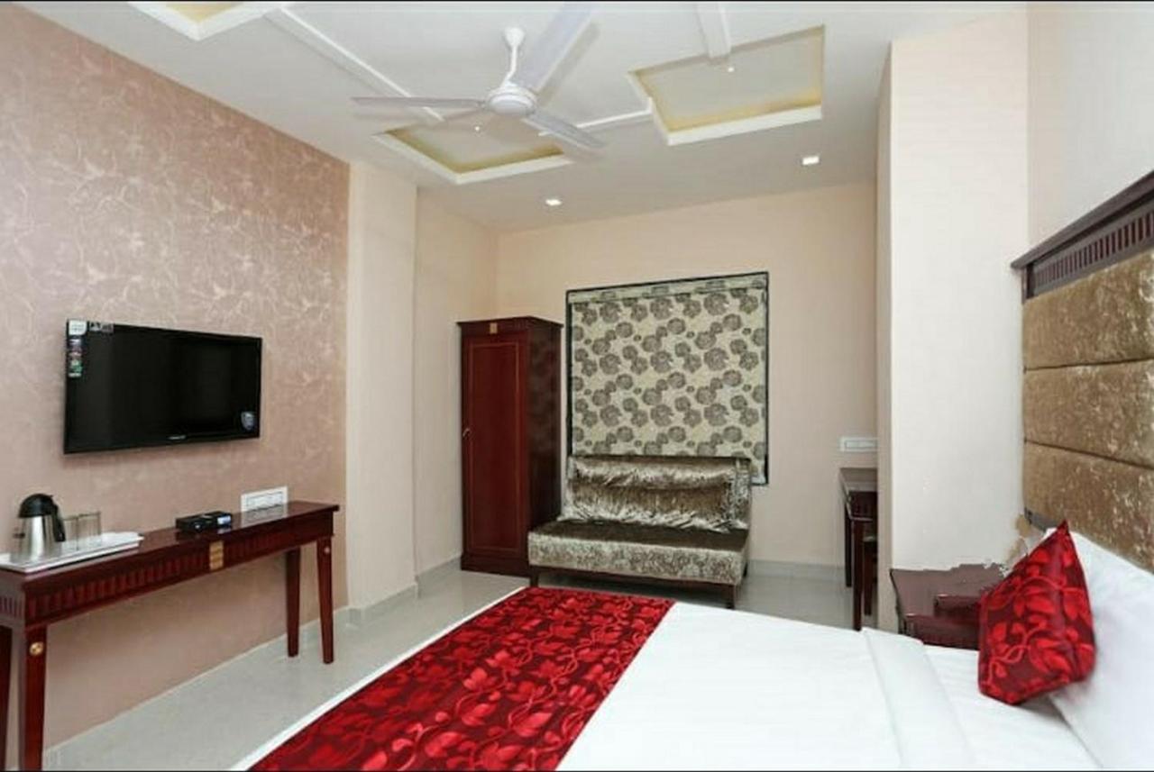 Hotel Eleven Heights ,Bhopal Exterior photo