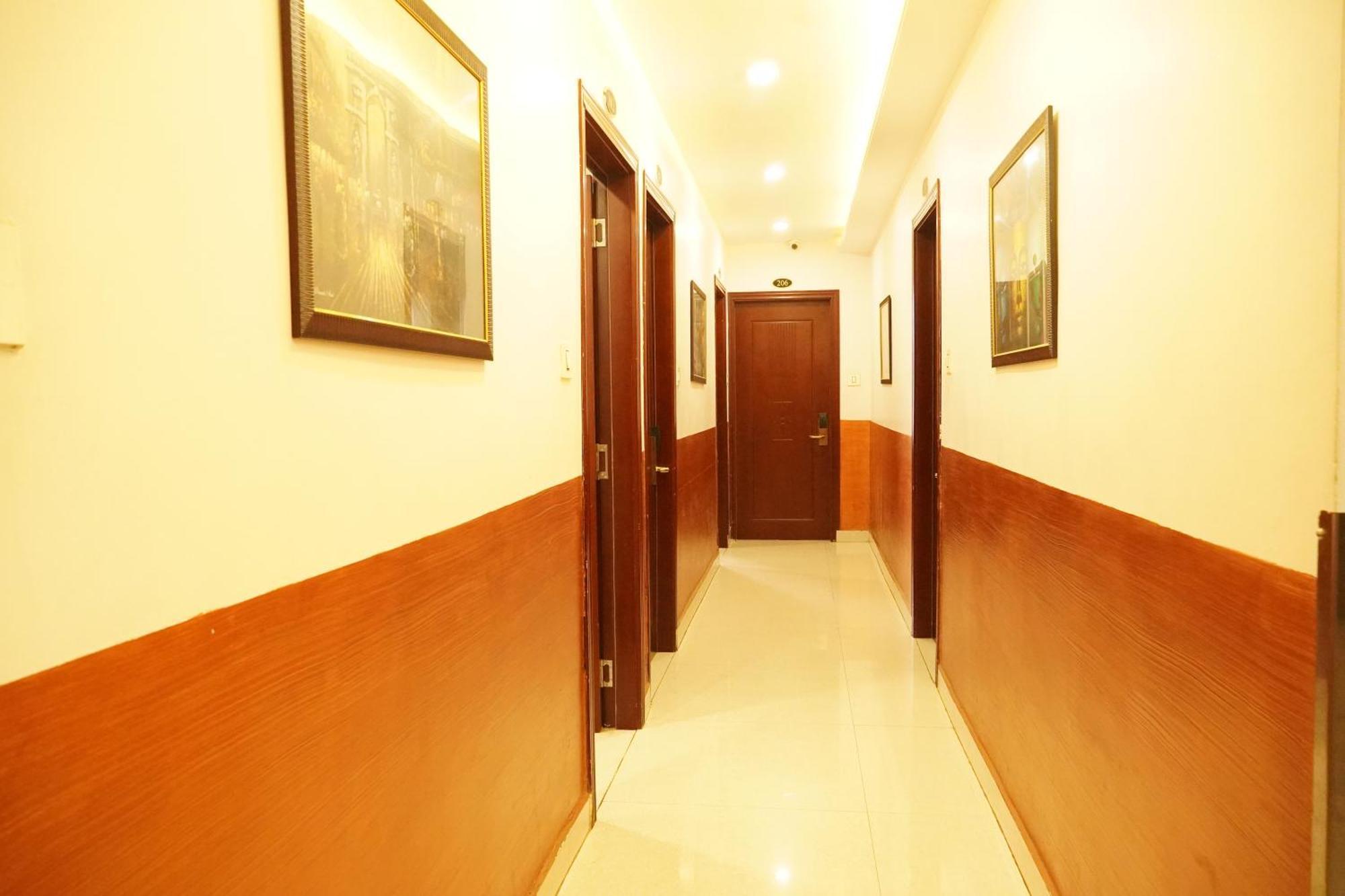 Hotel Eleven Heights ,Bhopal Exterior photo